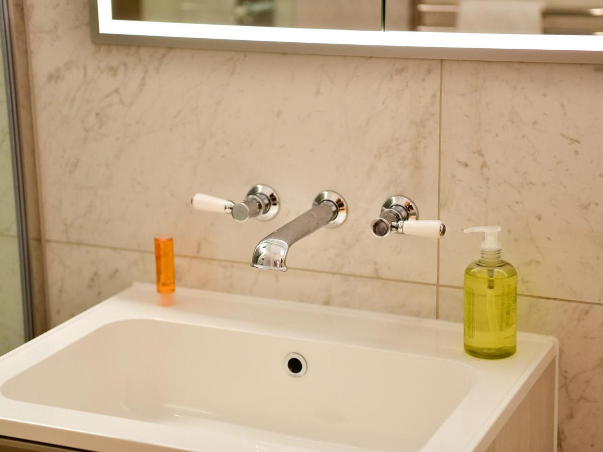 Pass The Keys Beautiful 2 Bed Apartment With Parking In The Bay كارديف المظهر الخارجي الصورة