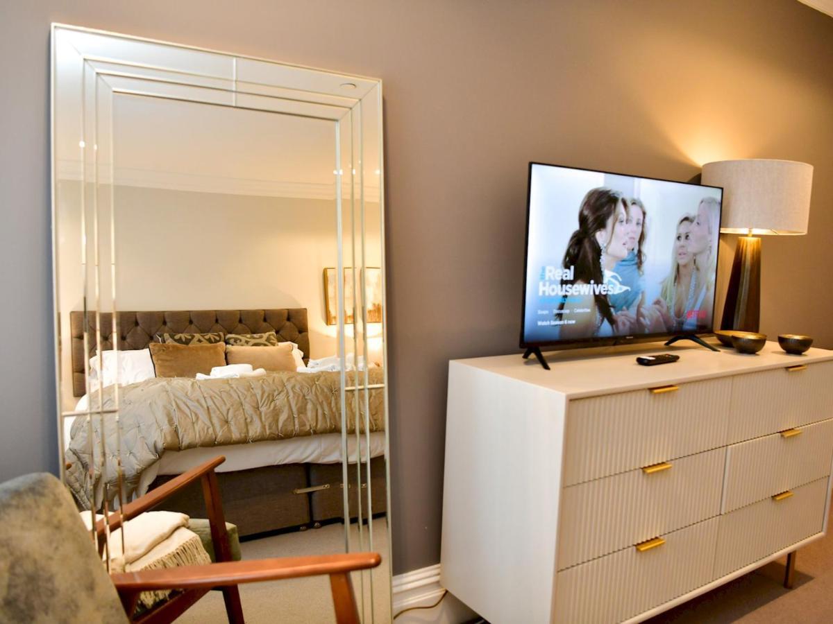 Pass The Keys Beautiful 2 Bed Apartment With Parking In The Bay كارديف المظهر الخارجي الصورة